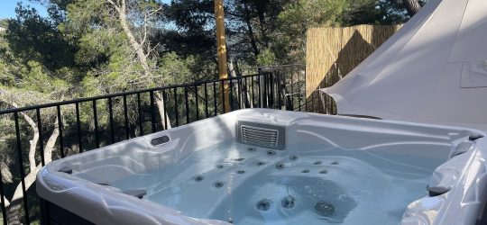Offre de déstockage : Spa 5 places LAGON à 7 500€ TTC – livré et installé ! *